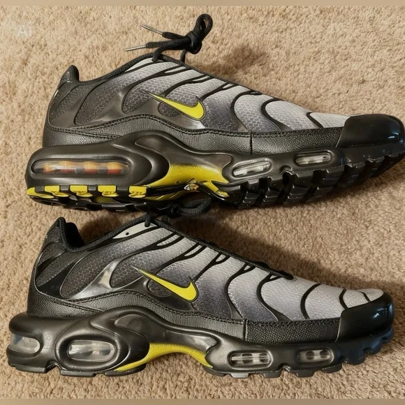 Nike Air Max Plus Black Opti Yellow